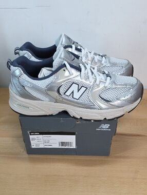 New Balance Silver Mesh Athletic Sneakers Kids 6.5 New